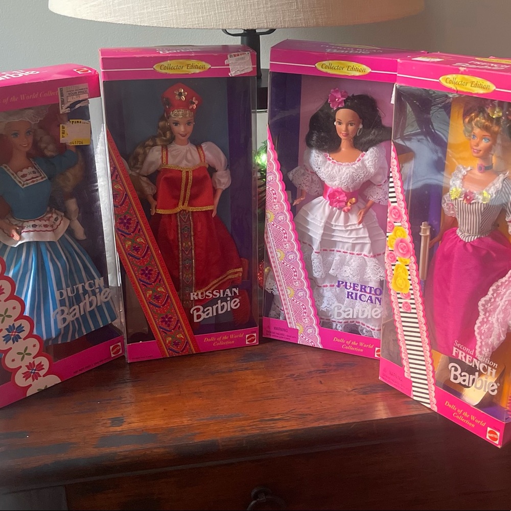 Vintage 1993-1996 Dolls of the World Collection Barbie Set